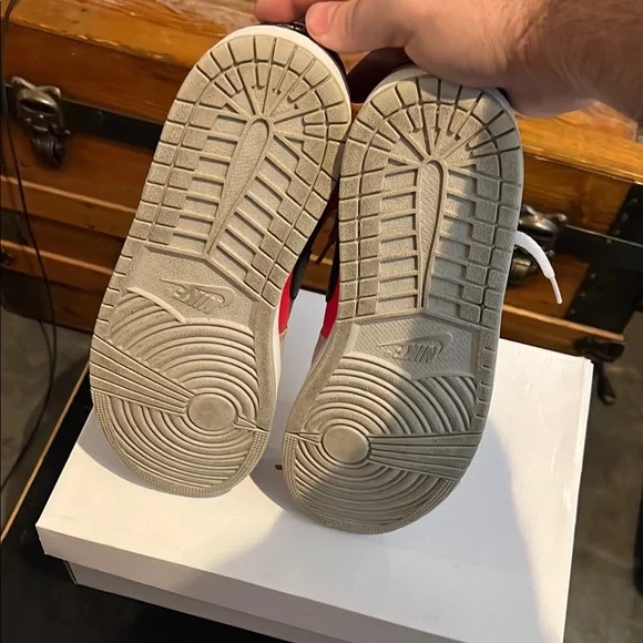 AIR JORDAN 1 LOW LT IRON ORE SIREN RED SIZE 9.5 MENS 11.5 WOMENS - Picture 8 of 14